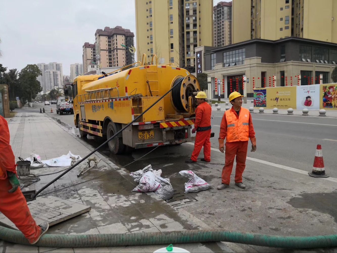 吉阳镇排污管道清淤-管道清洗